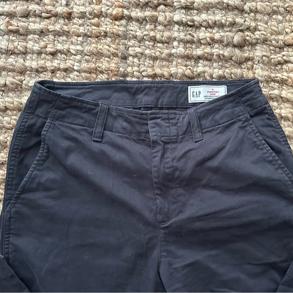 Gap downtown khaki pants - Picture 3 of 9
